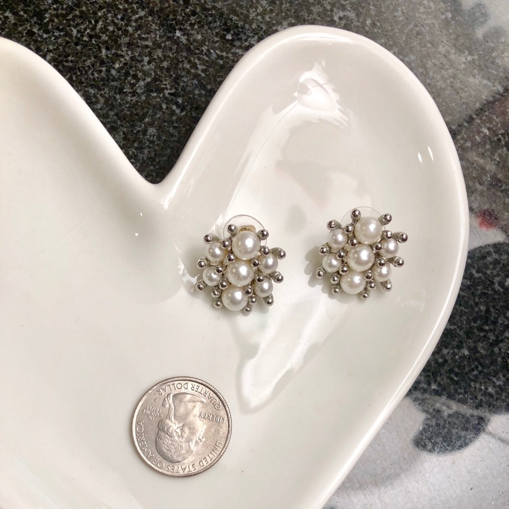 Banana Republic Pearl Statement Earring